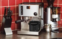 Dreamfarm Grindenstein Knock Box - Black -Coffee Makers Store Dreamfarm Grindenstein Scene Charcoal 1 6343a759 88ae 4f5b a300 17e0236d7fa4