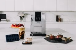 DeLonghi Dinamica ECAM35025SB Espresso Machine 21 DeLonghi Dinamica ECAM35025SB Espresso Machine -Coffee Makers Store ECAM35025SB Lifestyles April2019 1