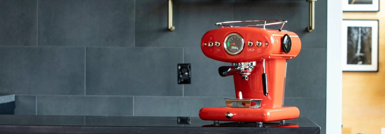 Illy X1 IperEspresso Anniversary 1935 Machine - Red 5 Illy X1 IperEspresso Anniversary 1935 Machine - Red - Image 5