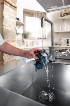 DeLonghi Magnifica Evo ECAM29084SB 10 DeLonghi Magnifica Evo ECAM29084SB -Coffee Makers Store MagnificaEvo ECAM29084SB Lifestyle Alt4